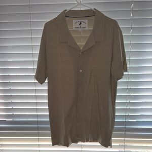 Free Planet Men's Short Sleeve Button-Down Shirt in Taupe Print